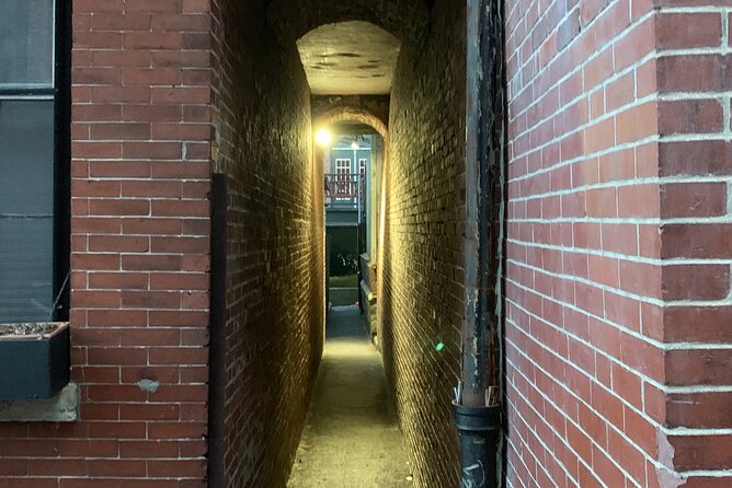 Self-Guided Boston's Beacon Hill Underground Railroad Audio Tour Walking Tour - The route: Underground Railroad households, schools, and community anchors