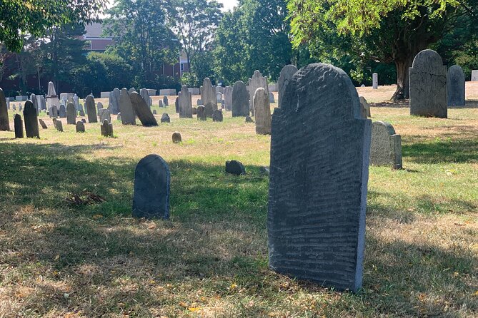 Self-Guided Smartphone Ghost Walking Tour in Salem - How the audio and pacing actually work on the sidewalk