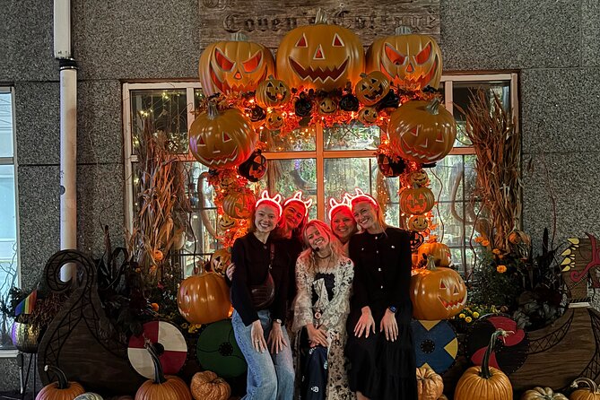 Spooky Ramen Tours - Pop-culture Salem: the Bewitched statue of Elizabeth Montgomery