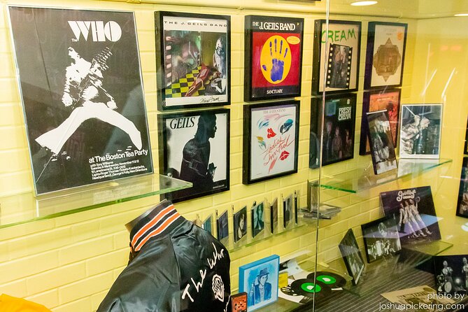 Tour Boston's Rock & Roll Past and Present by Soundscape Tours - Boston’s rock path, from gardens to Fenway lights