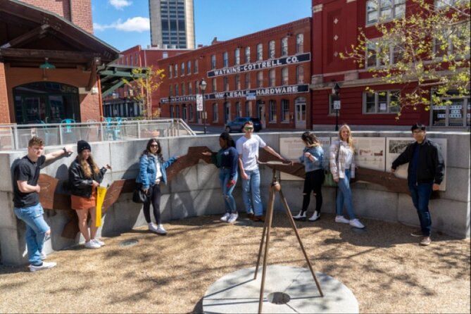 True Crime Tour of Boston - Where you start and where the stories end, near the State House