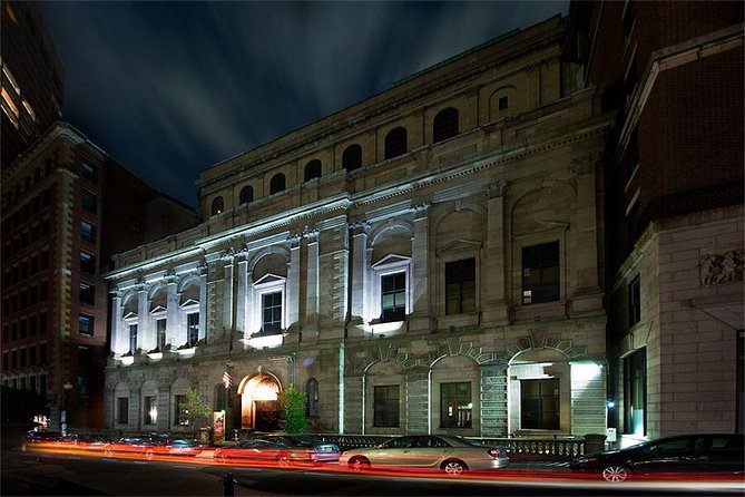 Underground Boston Ghost Tours: Gravestones & Gunpowder - Where you meet at 139 Tremont St, and how to avoid a fumbling start