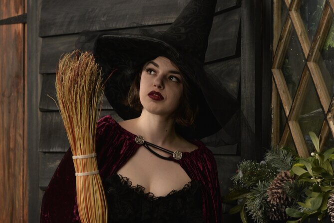 Witch Costume Photo Shoot - Olde Salem Village theatrical set - When the studio feels busy: how to avoid the rushed feeling